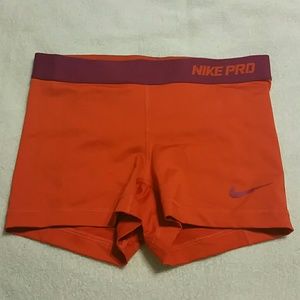 **NIKE**Spandexs shorts!