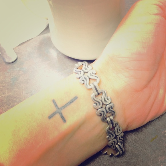 James Avery Retired Sterling Scroll Bracelet