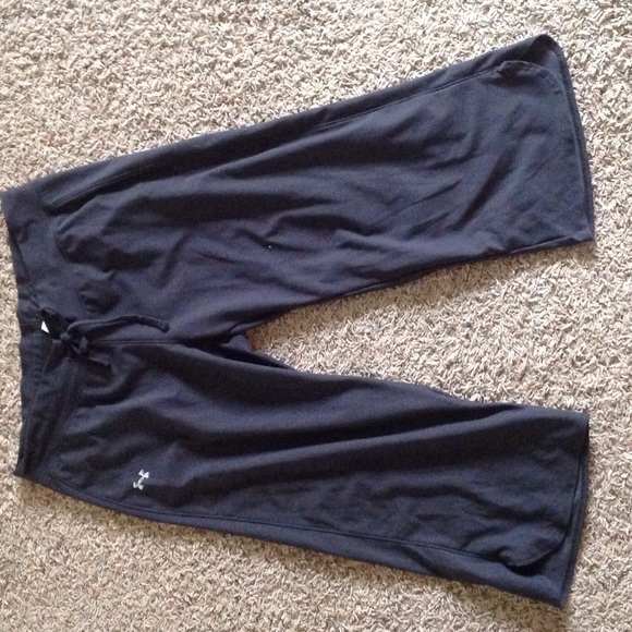 Under Armour crops