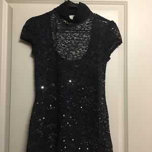 Express sequence lace top