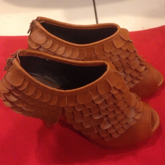 Flowered peep toe gladiator shoes - Picture 2 of 4