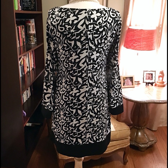 ROULETTE Black and White Long Sleeve Casual Dress - Picture 3 of 3