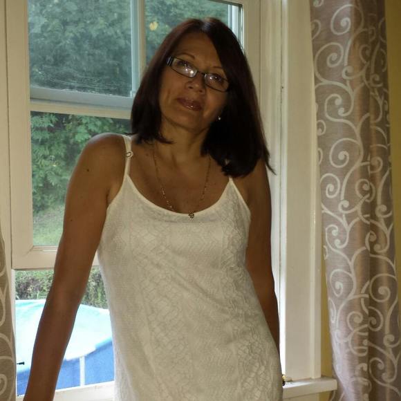 Meet your Posher, Paola - Picture 1 of 1