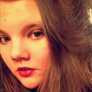 Meet your Posher, Kenzie