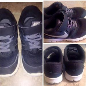 Boys size 12 Nike shoes great condition