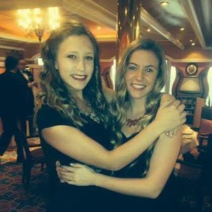 Meet your Posher, Hayley