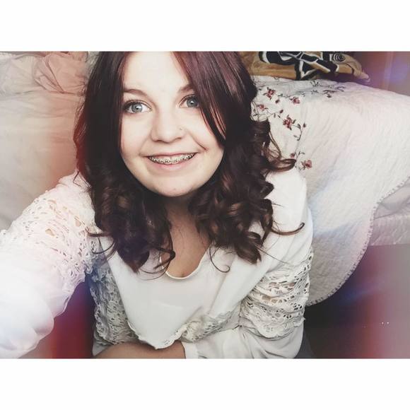 Meet your Posher, Kylie - Picture 1 of 1