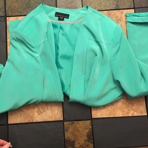 💥SALE💥Green work blazer🍀