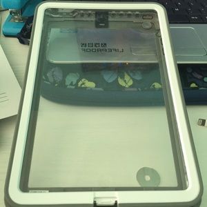 Life proof iPad mini case