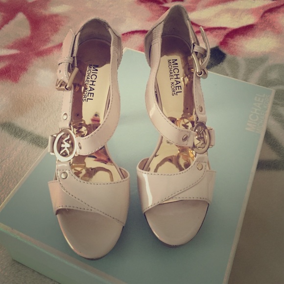 Michael Kors Fulton Platform Sz 7M