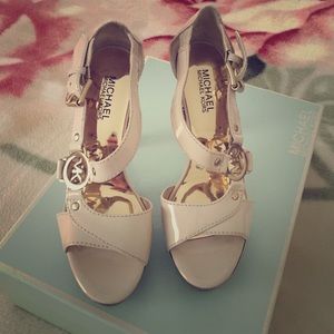 Michael Kors Fulton Platform Sz 7M