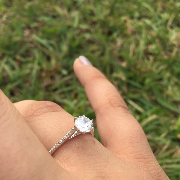 🔥LAST DAY🔥✨CLEARANCE✨ 925 Cz solitaire ring - Picture 2 of 4