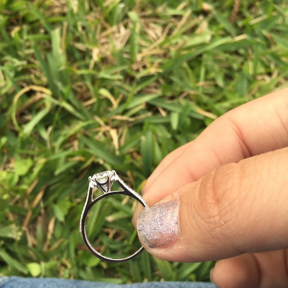 🔥LAST DAY🔥✨CLEARANCE✨ 925 Cz solitaire ring - Picture 4 of 4