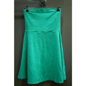 Green strapless dress