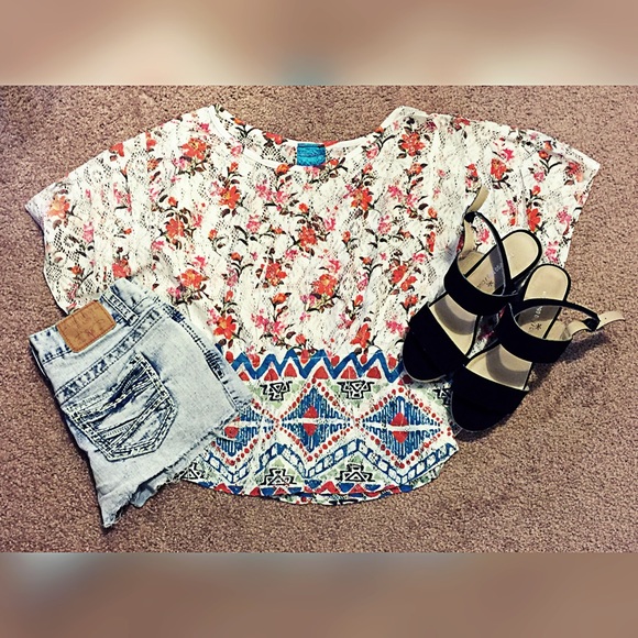 ❕FINAL MARKDOWN❕Floral & Aztec print Top