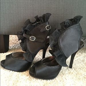 Guess peep toe heels