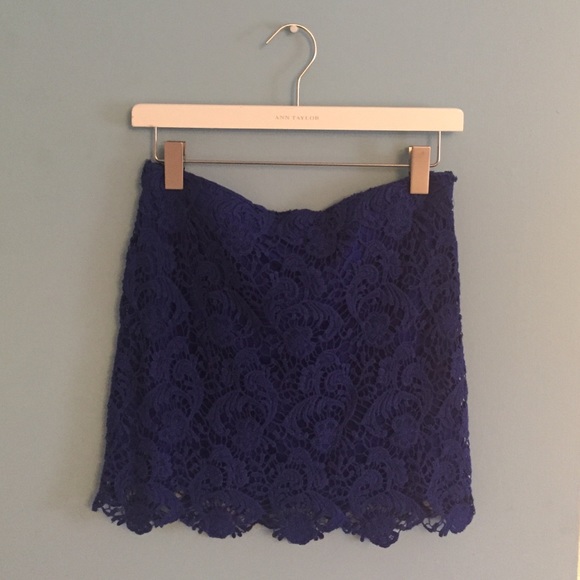 Royal blue lace overlay skirt w/scalloped hem - Picture 2 of 4