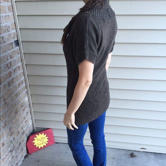 ๐Chocolate Brown Knit Sweater - Picture 2 of 3