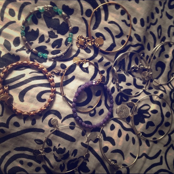 FINAL REDUCTION🎉 Rare Alex & Ani bundle lot