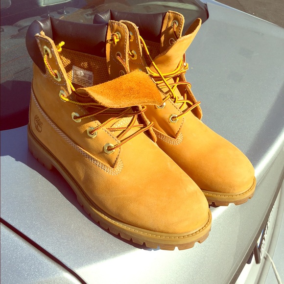 Timberland Size 6.5 Youth 8.5 womens