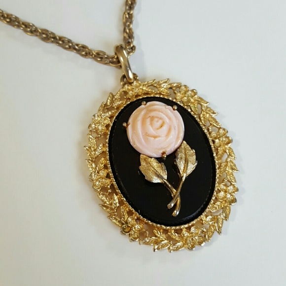 Avon vintage rose cameo mirror backed necklace