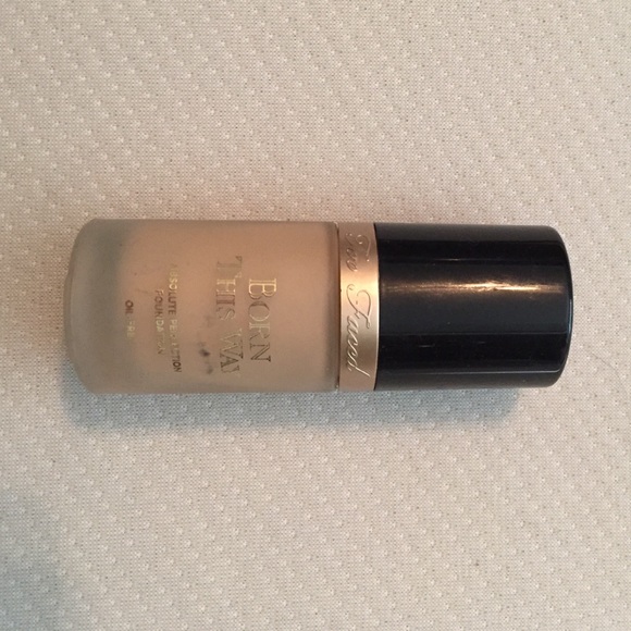 Too Faced Born This Way Foundation