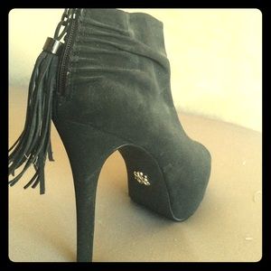 Rock & Republic black suede ankle boots Sz 8