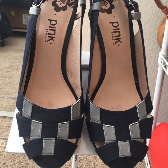 Final price! Peep toe sandals