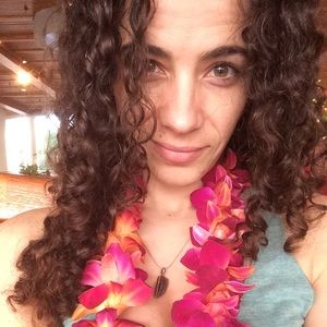 Meet your Posher, Jezzabelle