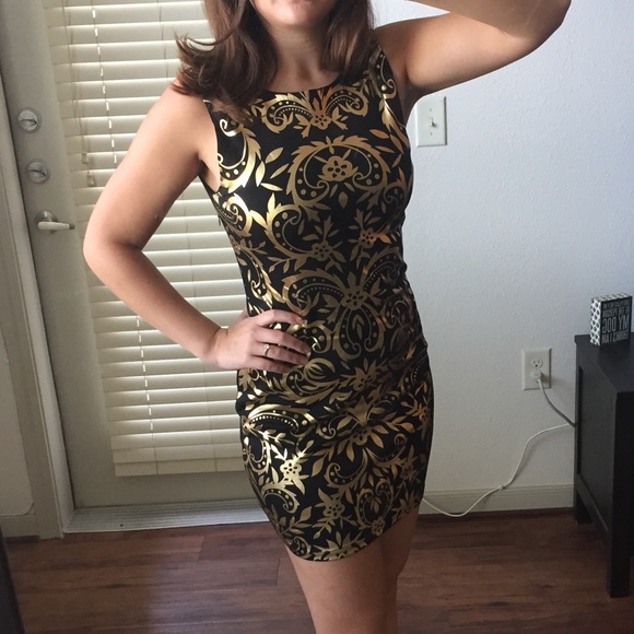 ✨ Black and Gold Party Dress ✨ - Picture 2 of 5