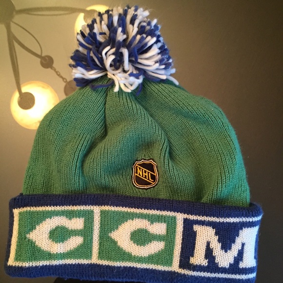 Vancouver Canucks beanie - Picture 2 of 2