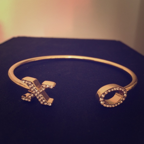 C.Wonder "XO" Gold Bangle