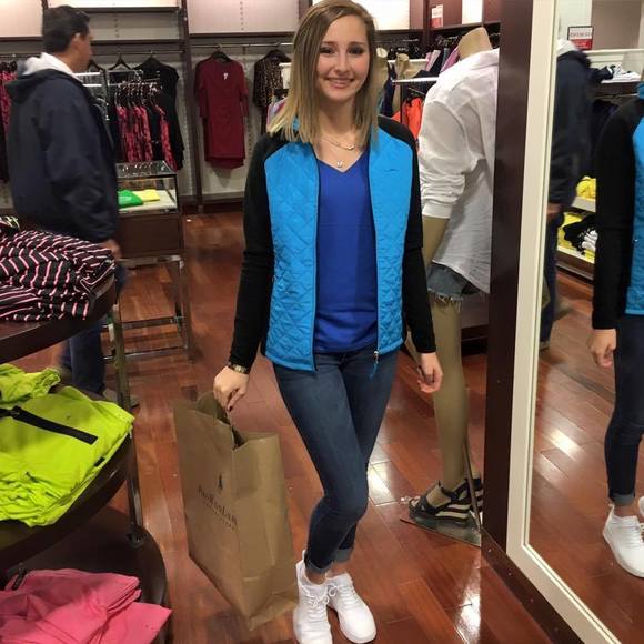 Meet your Posher, Paige - Picture 1 of 1