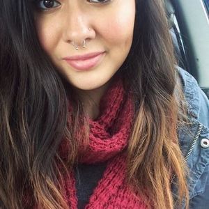 Meet your Posher, Alexis