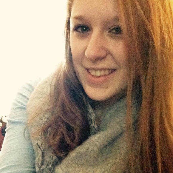 Meet your Posher, Laura