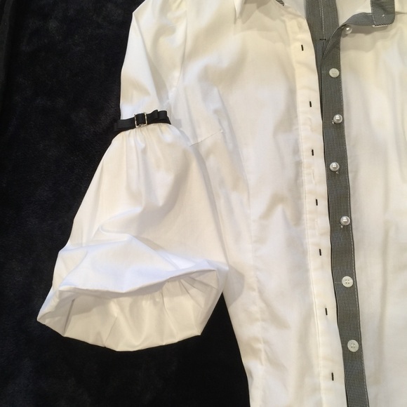 White button-down shirt with bell-shaped sleeves - Picture 3 of 4