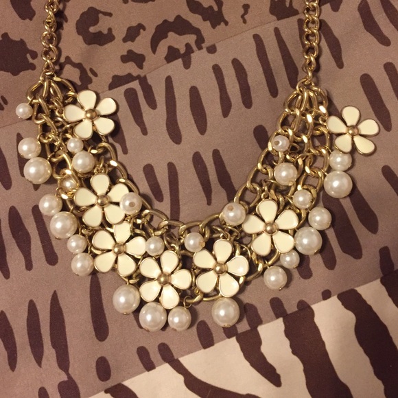 Flower necklace
