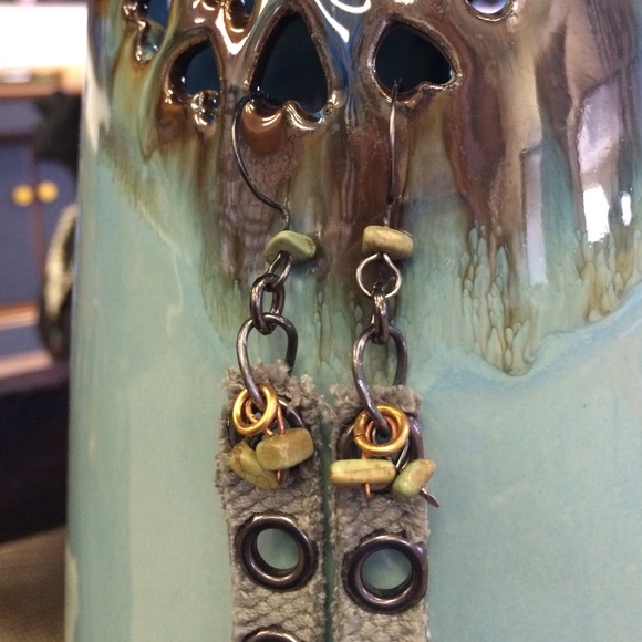 Army fatige earrings - Picture 2 of 4