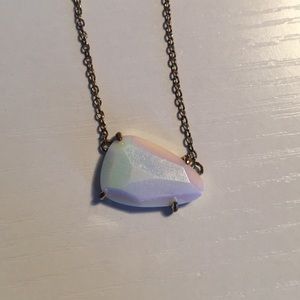 KENDRA SCOTT IRIDESCENT WHITE ISLA NECKLACE