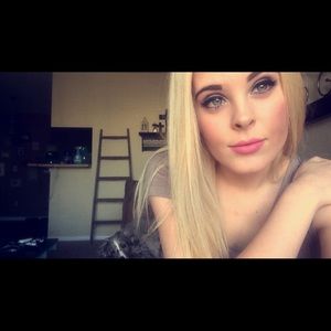 Meet your Posher, Crista