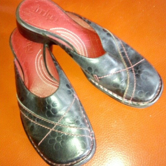 Clarks Indigo  shoes