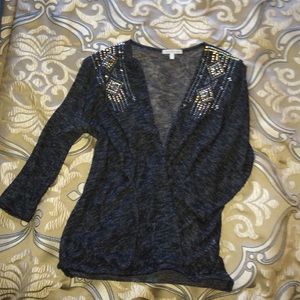 Dark grey/black cozy top!