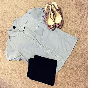 Gap button down top