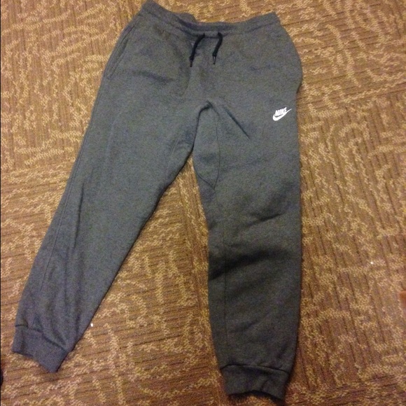 NWOT Ankle length Nike running sweatpants