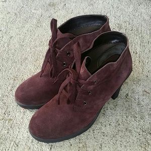 Aerosoles Ruffalo Wing Suede Ankle Boots