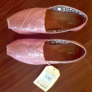 New in box pink glitter toms
