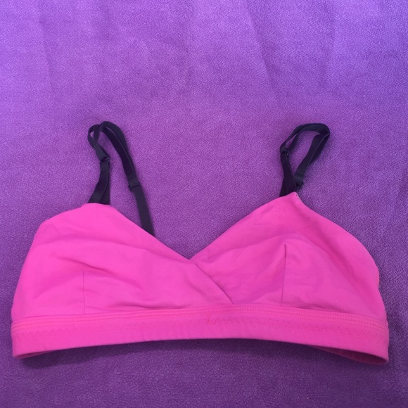 Lululemon adjustable strap sports bra