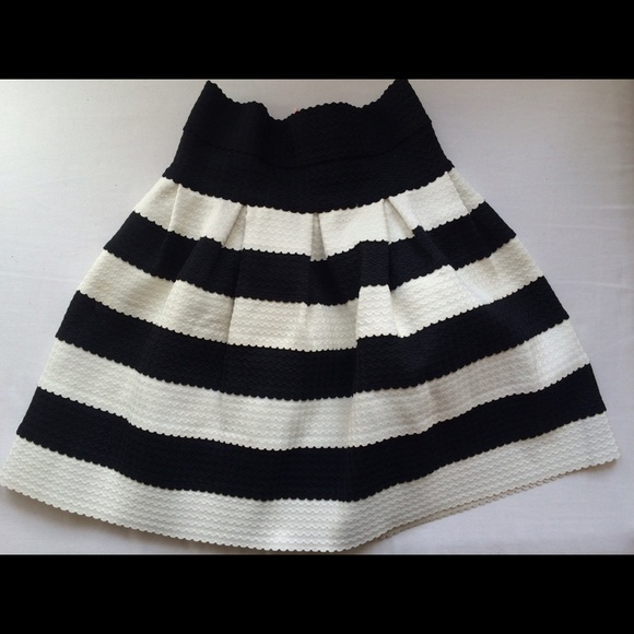 Anthropologie scalloped stripe skirt