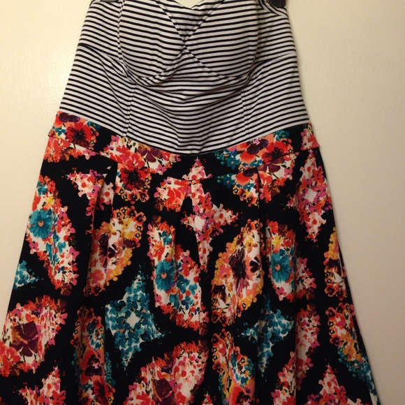 Xhilaration Dresses & Skirts - Strapless short dress