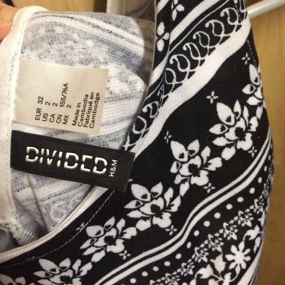 Patterned H&M Dress Size 2 - Picture 2 of 3